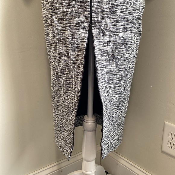 Victoria Beckham Space Dyed Black White Cotton-Blended Belted Sheath Dress - Picture 12 of 16